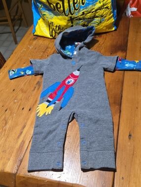 Hatley Grey Hooded Rocket  with Blue and Red Details Sz 3/6 Months
